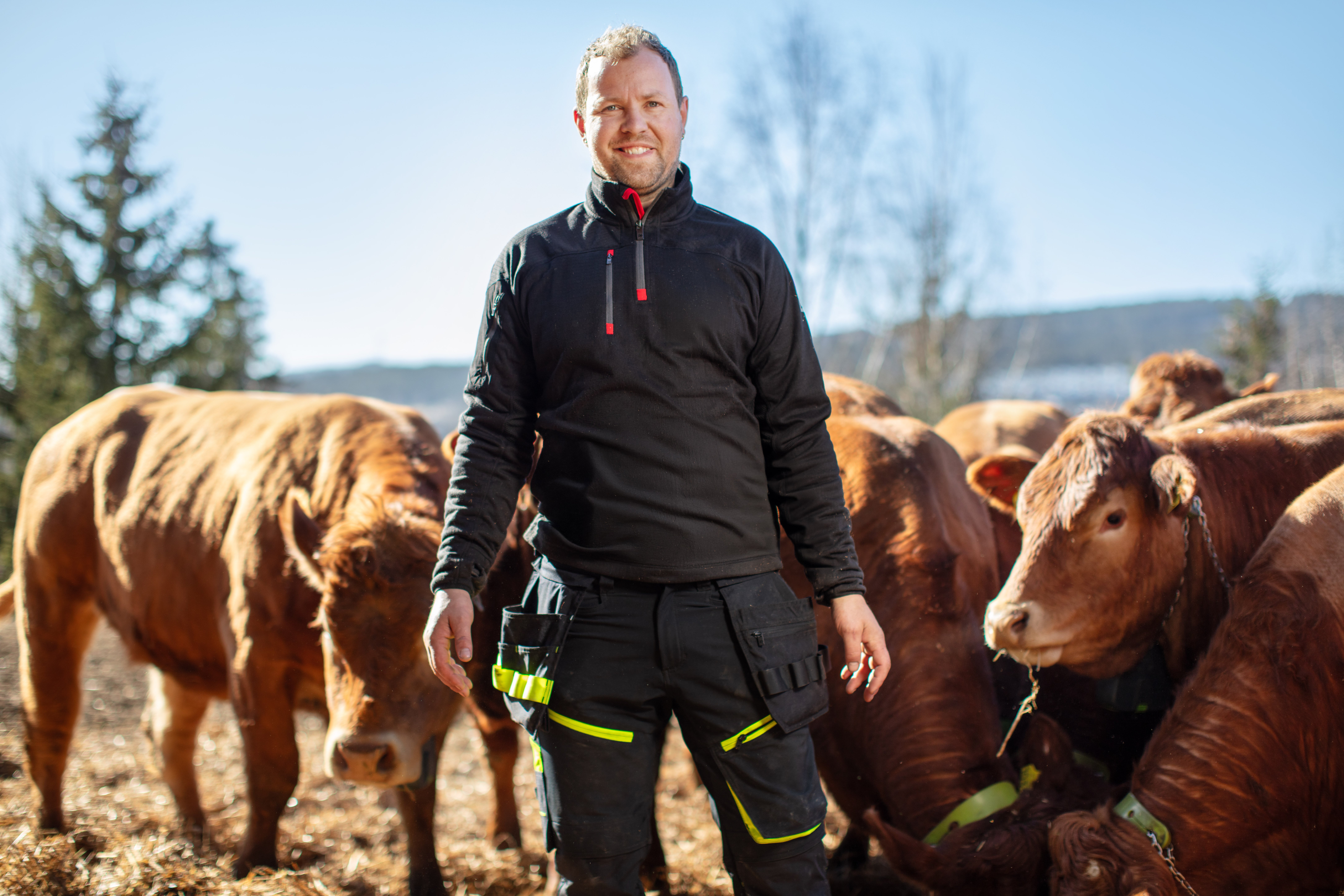 NO_NedreGlosliGard_Farmer_Cows_Horizontal_1